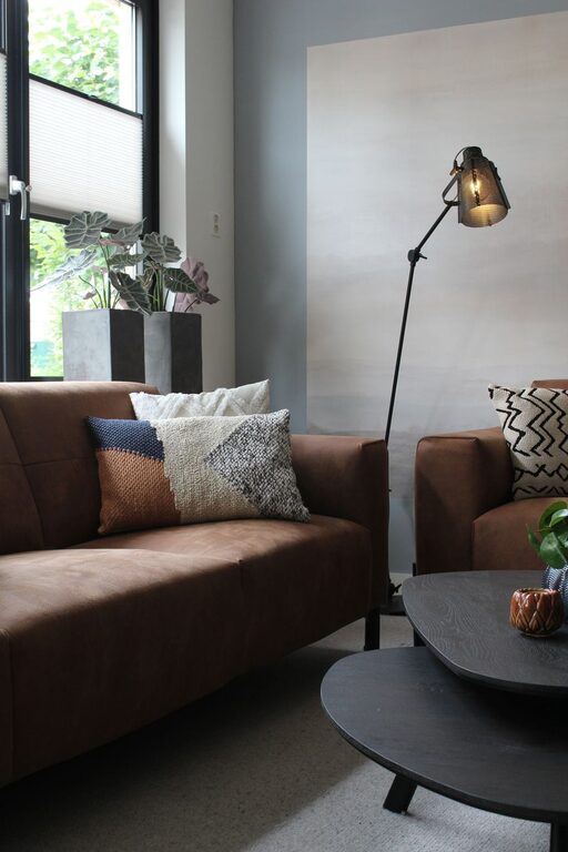 Tips for Creating a Cosy and Inviting Living Room on a Budget